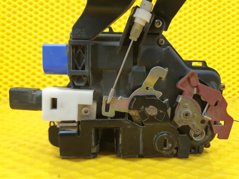 Замок двери Volkswagen Touareg 2003 7L6
