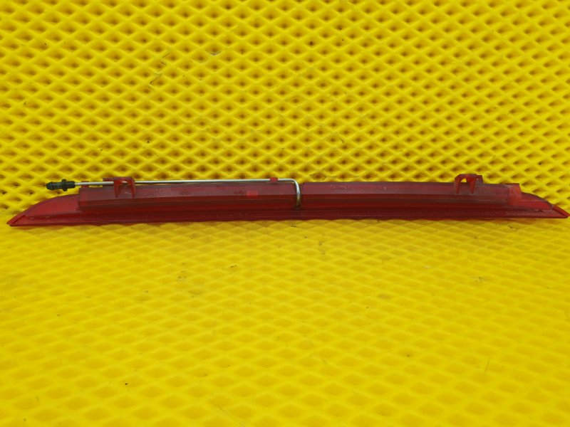 Фонарь дополнительный (стоп-сигнал) Volkswagen Touareg 2003 7L6