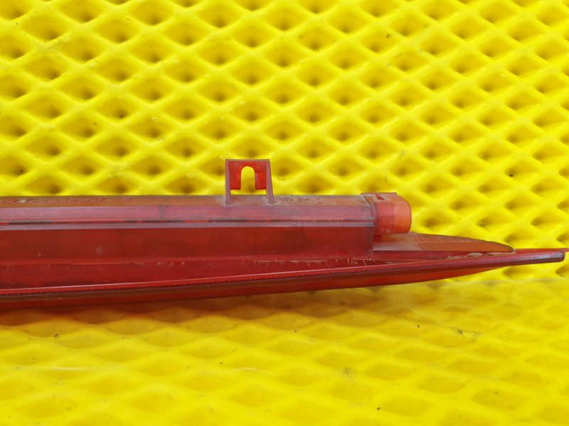 Фонарь дополнительный (стоп-сигнал) Volkswagen Touareg 2003 7L6