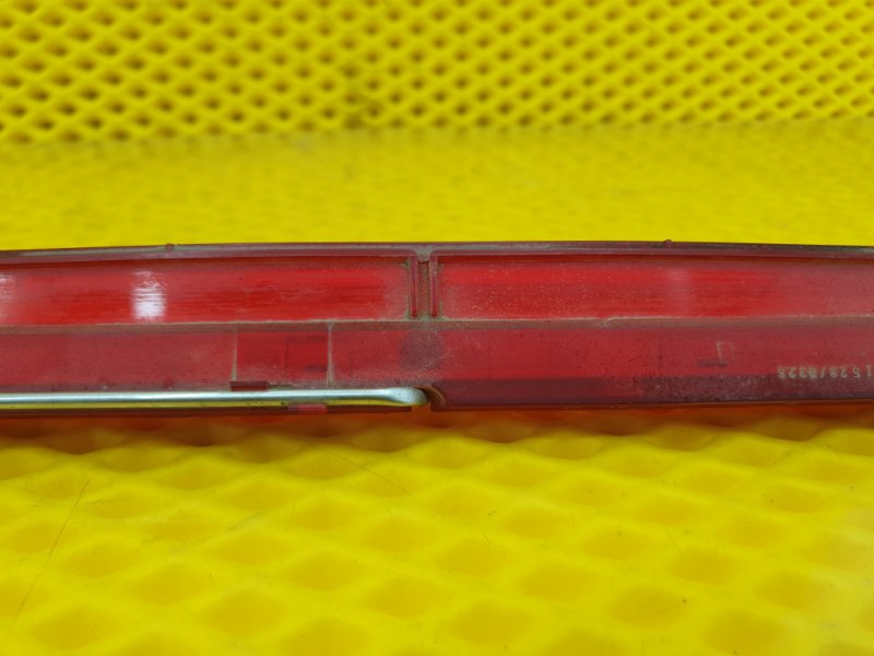 Фонарь дополнительный (стоп-сигнал) Volkswagen Touareg 2003 7L6