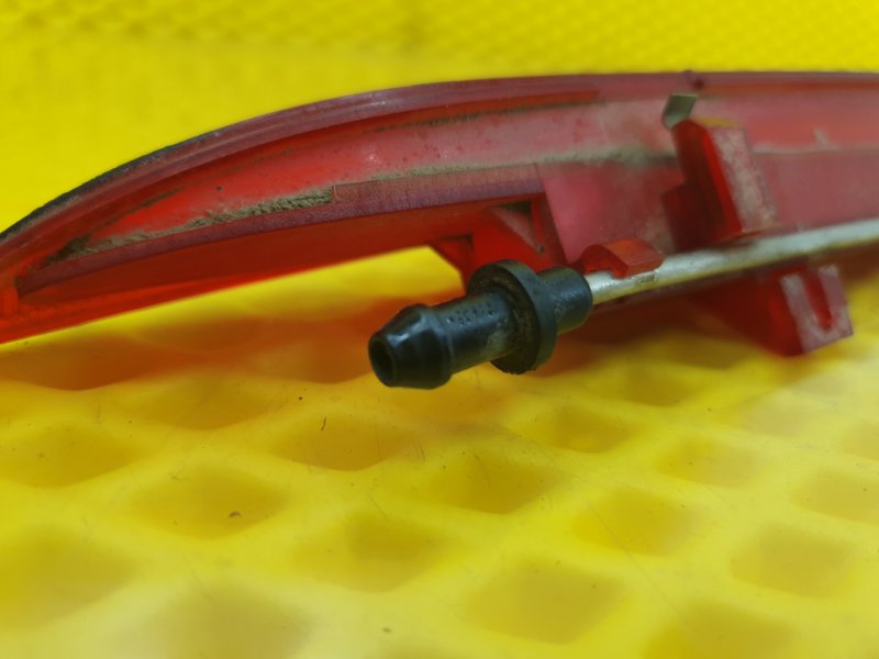 Фонарь дополнительный (стоп-сигнал) Volkswagen Touareg 2003 7L6