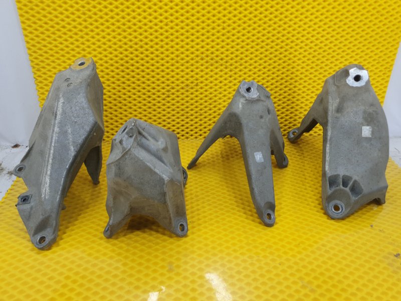 Кронштейн двигателя AUDI Q8 e-tron 2022