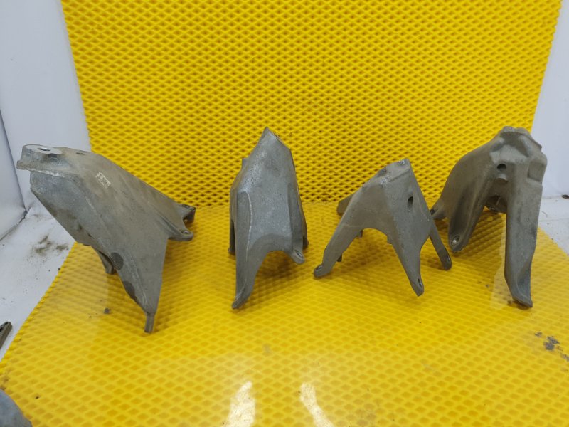 Кронштейн двигателя AUDI Q8 e-tron 2022