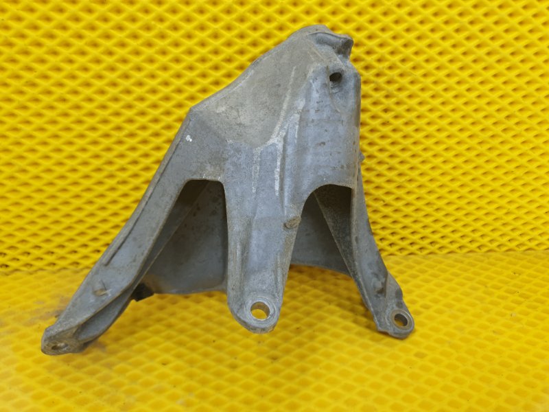 Кронштейн двигателя AUDI Q8 e-tron 2022