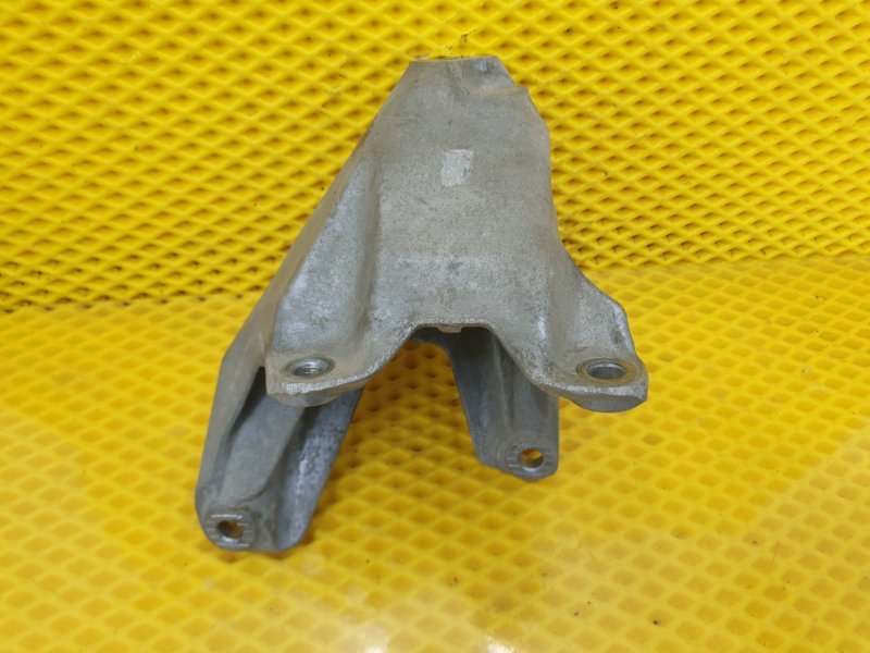 Кронштейн двигателя AUDI Q8 e-tron 2022