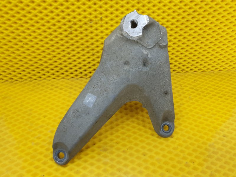 Кронштейн двигателя AUDI Q8 e-tron 2022