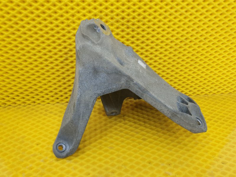 Кронштейн двигателя AUDI Q8 e-tron 2022