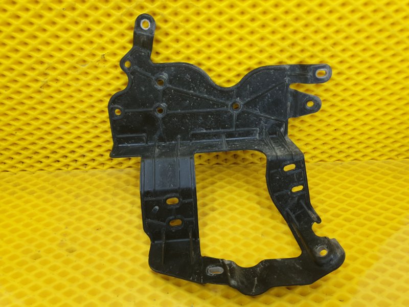 Кронштейн двигателя AUDI Q8 e-tron 2022