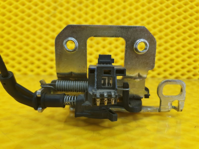 Замок спинки сиденья Mercedes-Benz C-Class 2012 W204