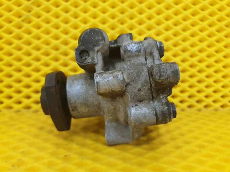 Насос ГУР Volkswagen Jetta 2012 A4