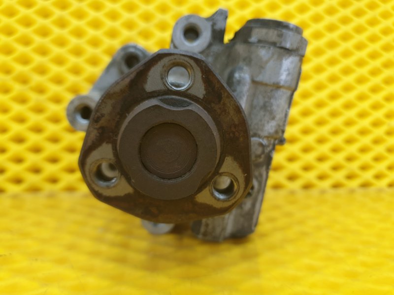 Насос ГУР Volkswagen Jetta 2012 A4