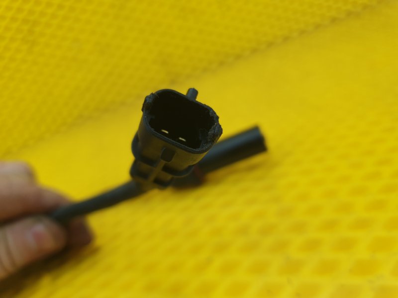 Датчик положения коленвала KIA HYUNDAI .