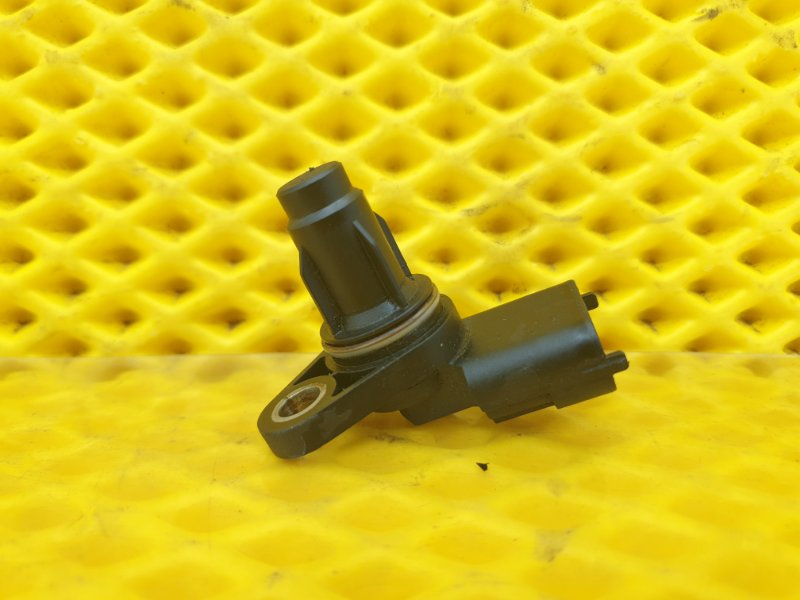 Датчик распредвала KIA HYUNDAI .