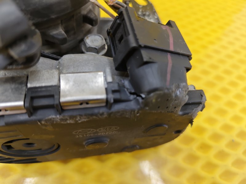 Заслонка дроссельная Hyundai Solaris RB