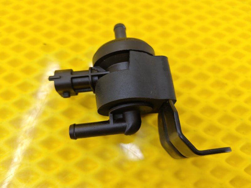 Клапан вентиляции топливного бака Hyundai Solaris RB