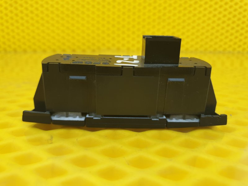 Блок кнопок Volkswagen Touareg 2003 7L6