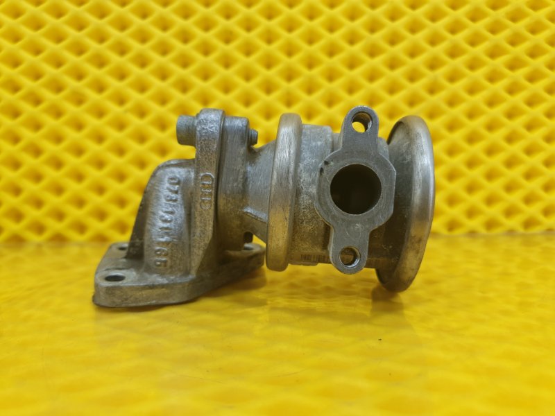 Клапан EGR ЕГР рециркуляции ОГ Volkswagen Touareg 2003 7L6
