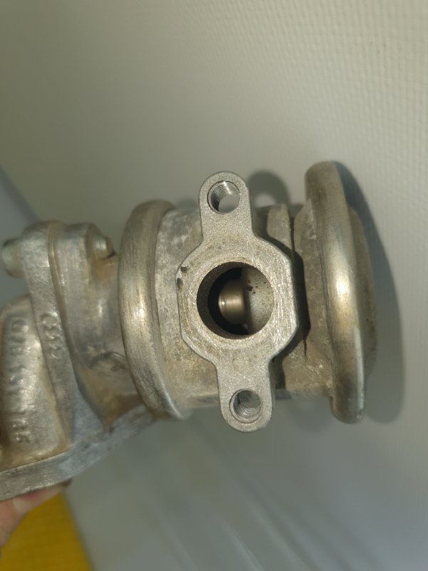 Клапан EGR ЕГР рециркуляции ОГ Volkswagen Touareg 2003 7L6