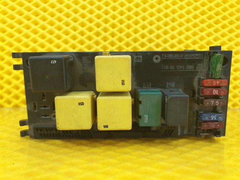 Блок предохранителей Mercedes-Benz E-Class 15.04.1998 W210