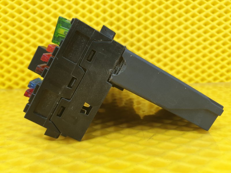 Блок предохранителей Mercedes-Benz E-Class 15.04.1998 W210