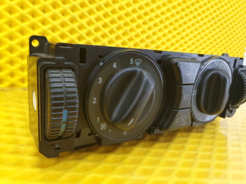 Блок управления отопителем Mercedes-Benz E-Class 15.04.1998 W210