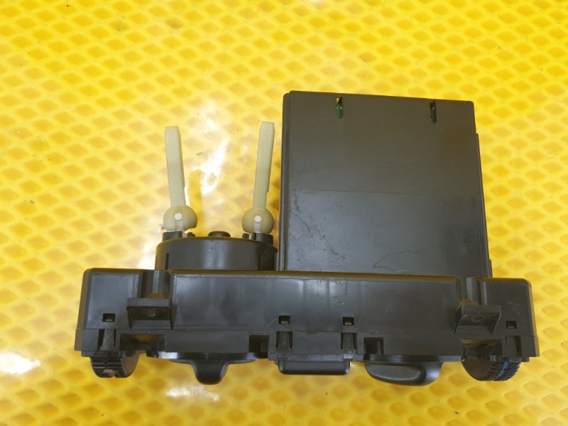 Блок управления отопителем Mercedes-Benz E-Class 15.04.1998 W210