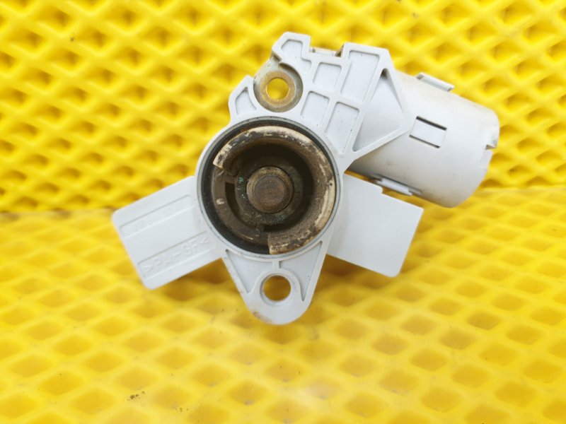 Клемма аккумуляторная + Mercedes-Benz E-Class 15.04.1998 W210