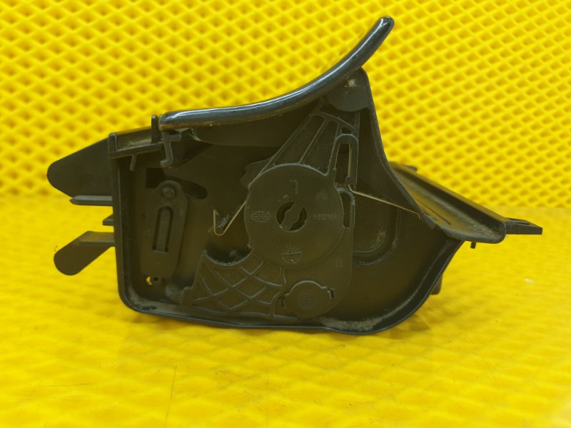 Пепельница Mercedes-Benz E-Class 15.04.1998 W210