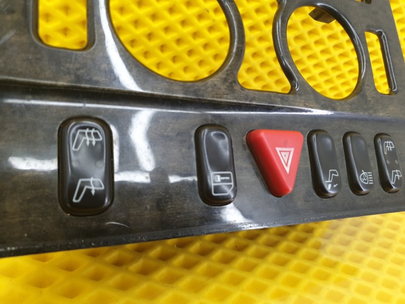 Блок кнопок Mercedes-Benz E-Class 15.04.1998 W210