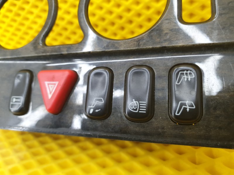 Блок кнопок Mercedes-Benz E-Class 15.04.1998 W210