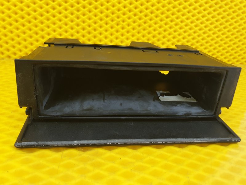 Бардачок Mercedes-Benz E-Class 15.04.1998 W210