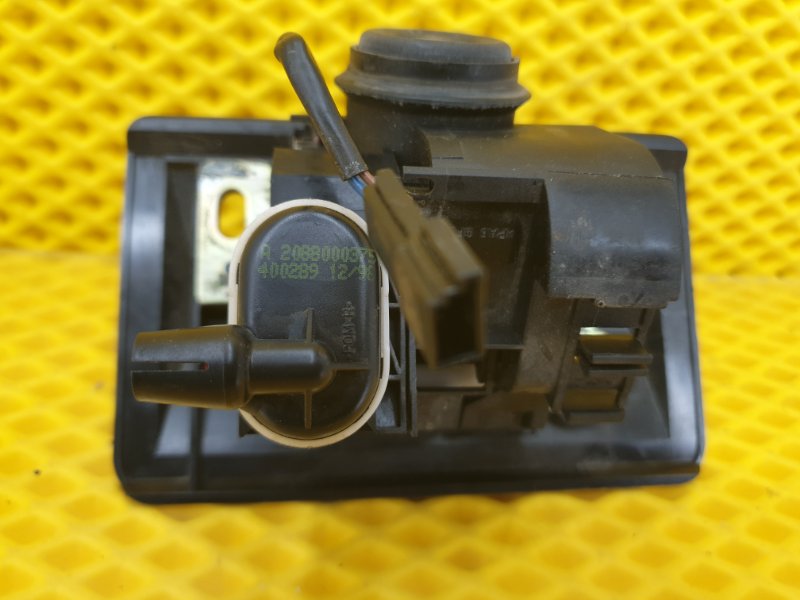 Замок багажника Mercedes-Benz E-Class 15.04.1998 W210