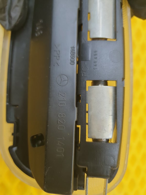 Плафон освещения салона Mercedes-Benz E-Class 15.04.1998 W210