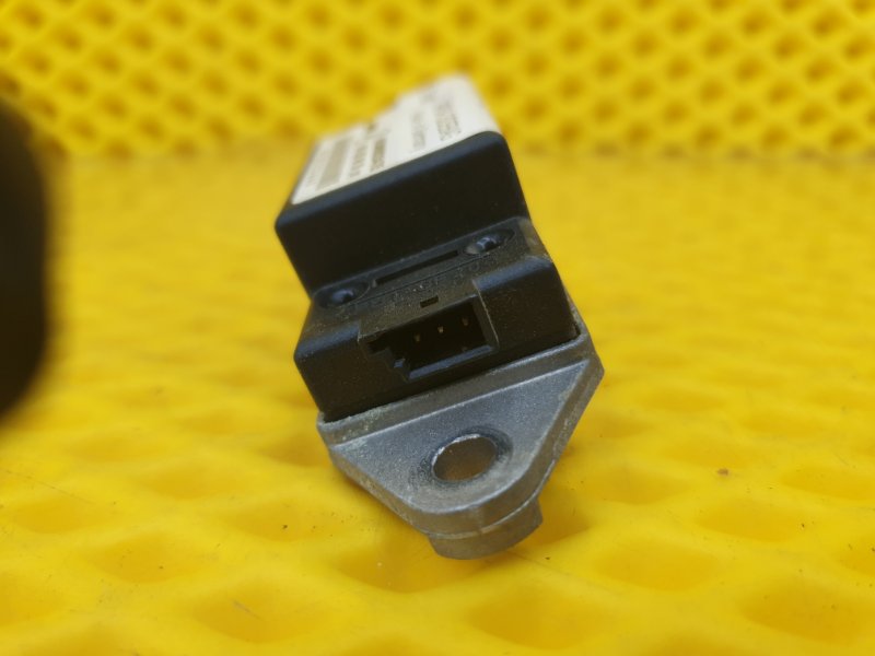 Датчик airbag Mercedes-Benz E-Class 15.04.1998 W210
