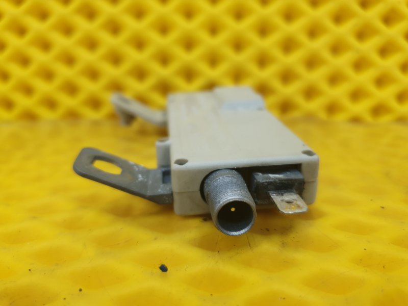 Блок усилителя антенны Mercedes-Benz E-Class 15.04.1998 W210