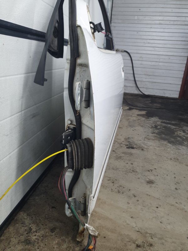 Дверь Mercedes-Benz E-Class 15.04.1998 W210