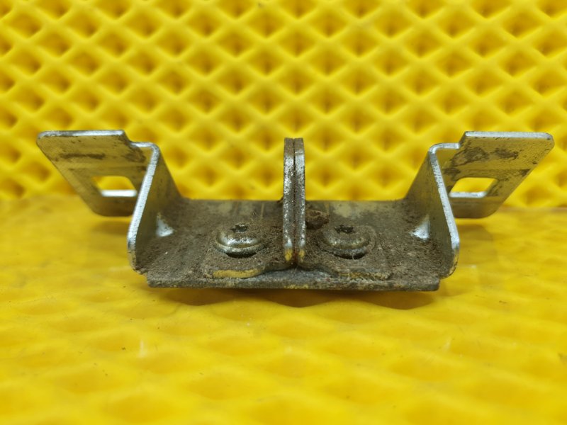 Замок багажника Mercedes-Benz E-Class 15.04.1998 W210