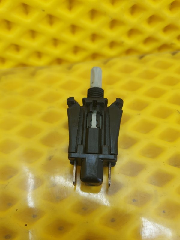 Выключатель концевой Mercedes-Benz E-Class 15.04.1998 W210