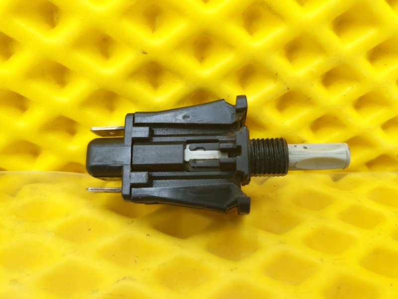 Выключатель концевой Mercedes-Benz E-Class 15.04.1998 W210