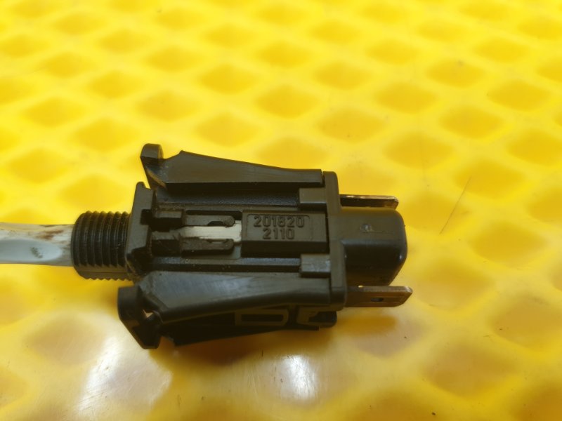 Выключатель концевой Mercedes-Benz E-Class 15.04.1998 W210