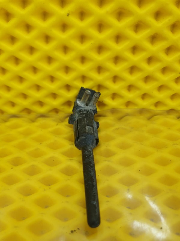 Датчик уровня охлаждающей жидкости Mercedes-Benz E-Class 15.04.1998 W210