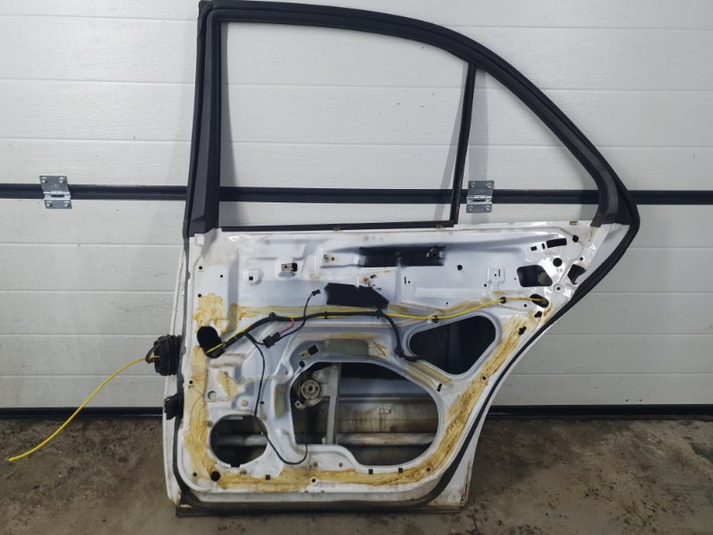 Дверь Mercedes-Benz E-Class 15.04.1998 W210