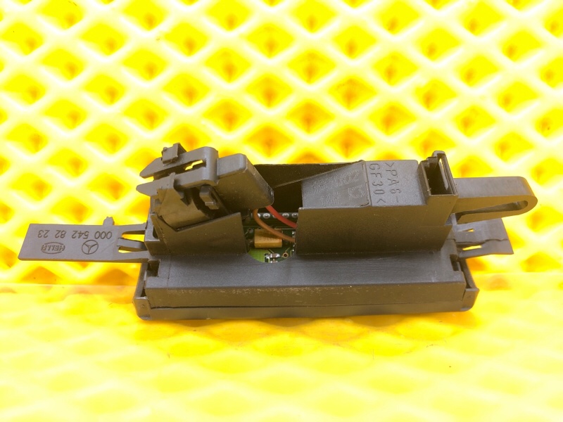 Часы Mercedes-Benz E-Class 15.04.1998 W210