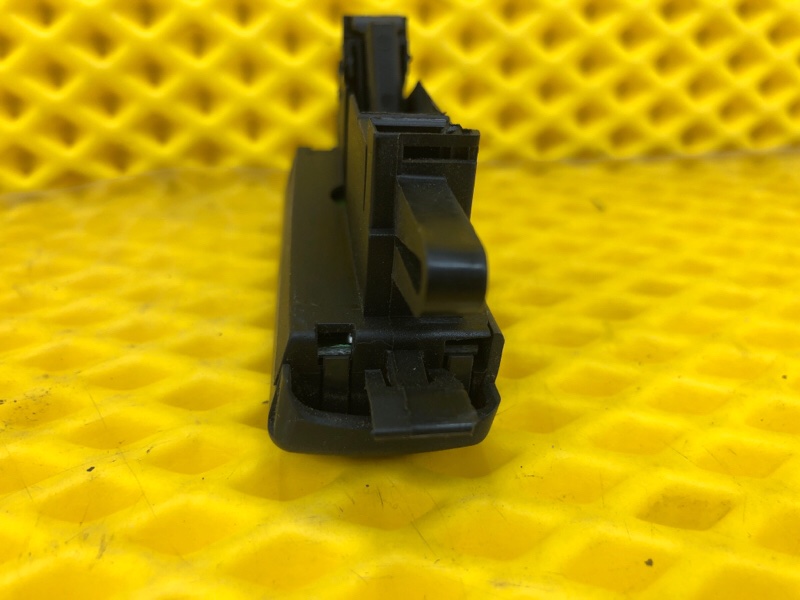 Часы Mercedes-Benz E-Class 15.04.1998 W210