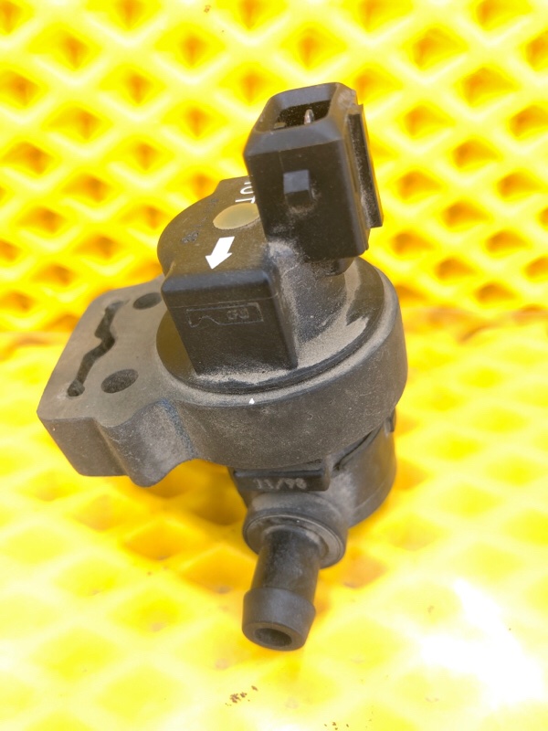 Клапан вентиляции топливного бака Mercedes-Benz E-Class 15.04.1998 W210