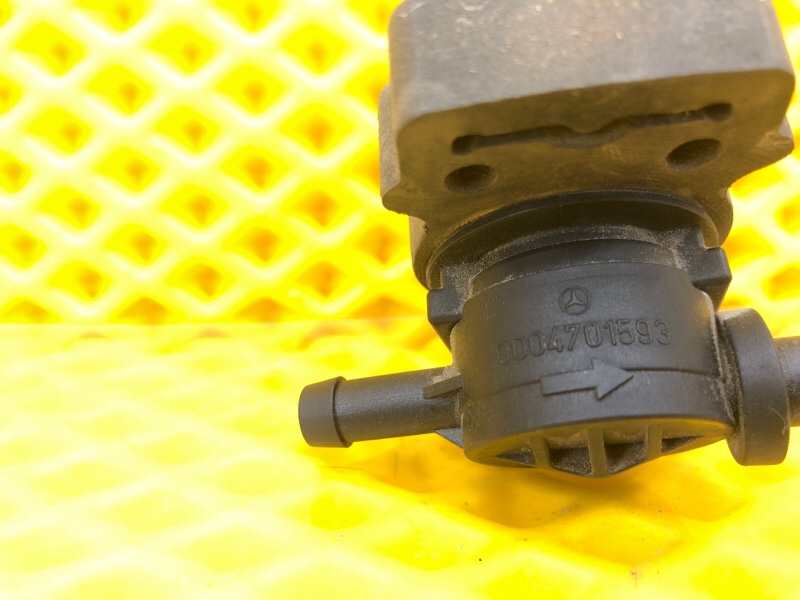 Клапан вентиляции топливного бака Mercedes-Benz E-Class 15.04.1998 W210