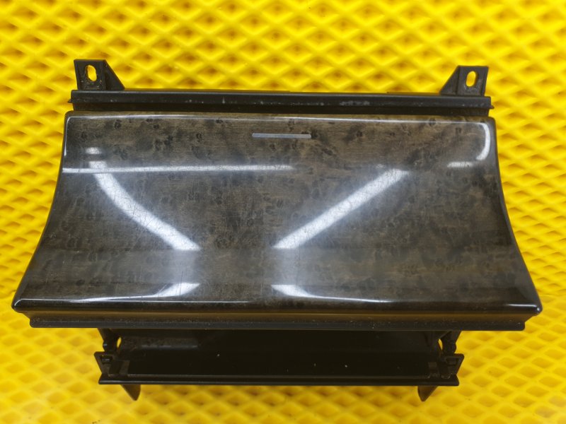 Пепельница Mercedes-Benz E-Class 15.04.1998 W210