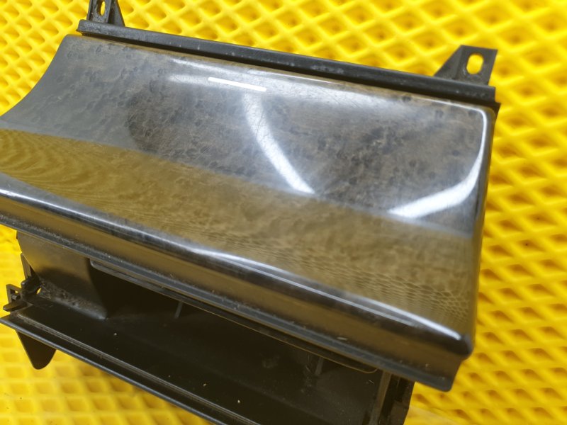 Пепельница Mercedes-Benz E-Class 15.04.1998 W210