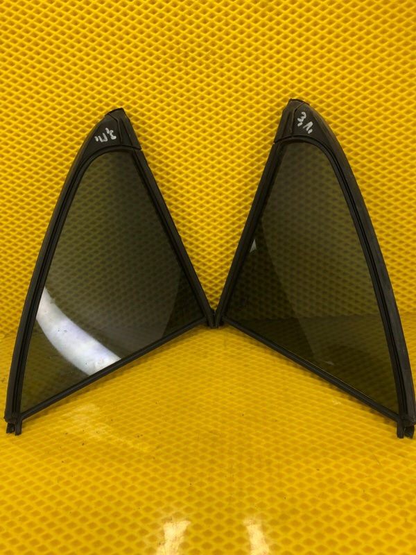 Стекло двери Mercedes-Benz E-Class 15.04.1998 W210