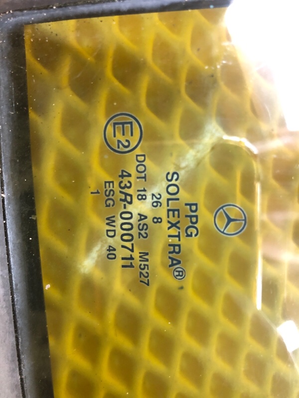 Стекло двери Mercedes-Benz E-Class 15.04.1998 W210